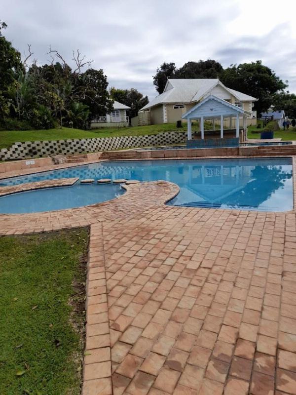 Ferienwohnung 19 Montego Bay Caribbean Estate Port Edward Exterior foto